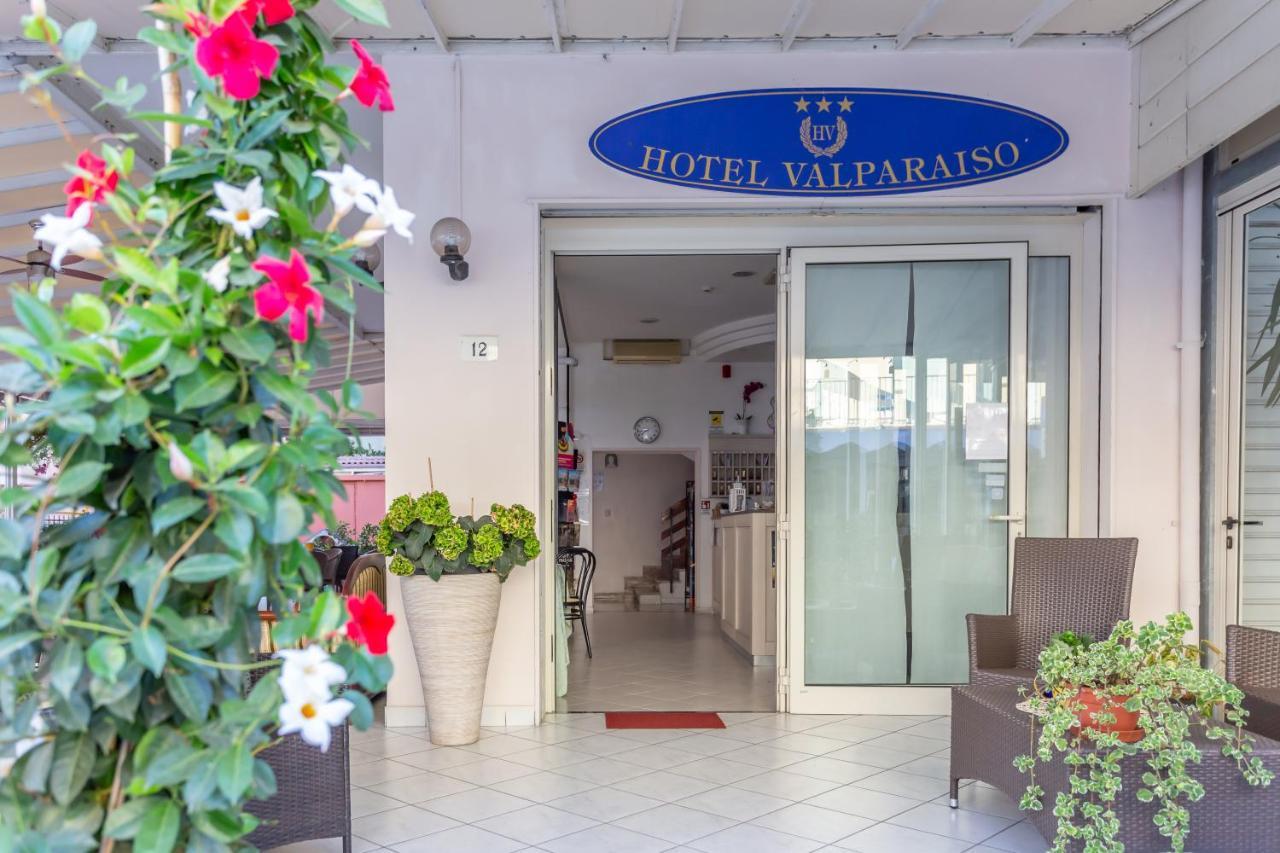 Hotel Valparaiso Ріміні Екстер'єр фото
